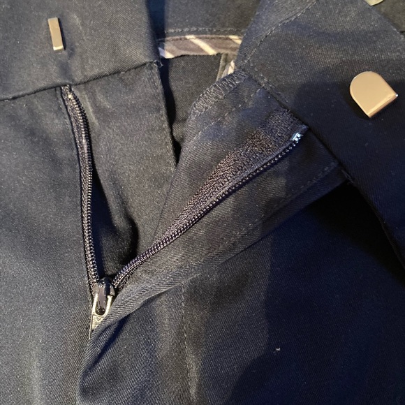 Size 38/30 Men’s IZOD dress pants Like New Dark Blue - Picture 5 of 5